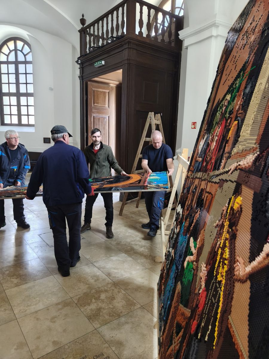 Megérkezett a Nagytemplomba a LEGO Ecce Homo