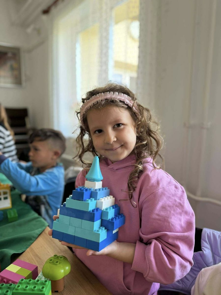 Több száz gyerek látta a Lego Ecce homo-t Nyírábrányban