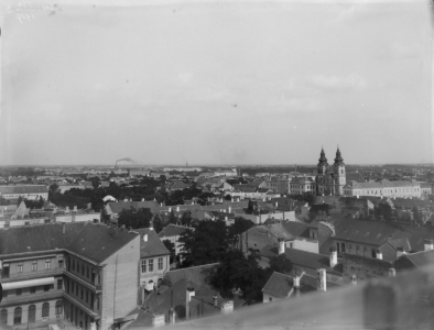 Debrecen látképe a Kistemplom tornyából, délkeletre (Szent Anna templom, Dohánygyár, Pavillon-laktanya) 1907 Zoltai Lajos felvétele