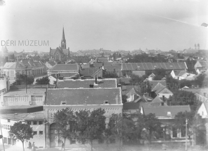 Debrecen látképe a Dobozi-bérházból (Bercsényi utca, Meteor mozi, Cegléd utca, Pacsirta utca, gyógyszertár, Vöröstemplom) 1927 Zoltai Lajos felvétele