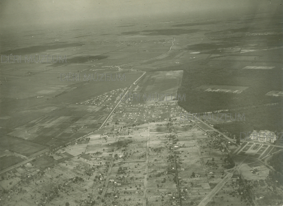 Légifelvétel a debreceni Egyetem melletti Újkert felparcellázott kiskertjeiről, hátrébb Nyulas és Józsa 1933 körül ismeretlen fényképész felvétele