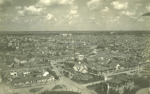 Légifelvétel Debrecen keleti részéről, középpontban a görög katolikus templommal (Szent Anna utca, Wesselényi tér, Hajnal utca) 1933 körül ismeretlen fényképész felvétele