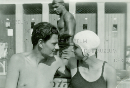 Jegyespár a strandon 1938. június 30. ismeretlen amatőr felvétele