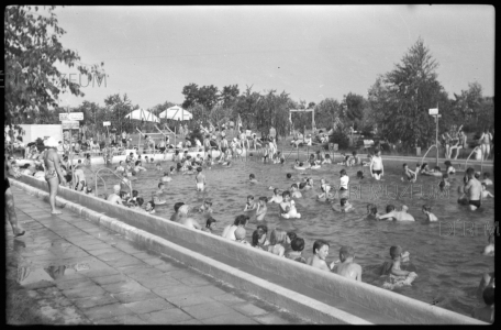 A Kerekestelepi strandfürdő 1960 Benkő László felvétele