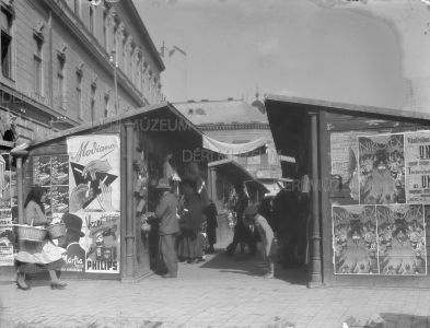A Dégenfeld téri piac vassátrai, déli oldal I. sor 1936. szeptember Piribauer István felvétele