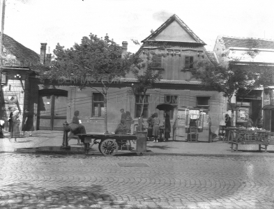 Piac a Csapó utcán, a Tatay-ház előtt 1941. augusztus 22. Balogh István felvétele