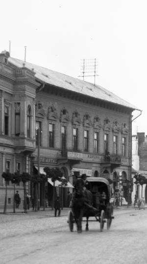 A Korona vendéglő a Csapó utcán, a Zenedével szemben 1908 Zoltai Lajos felvétele