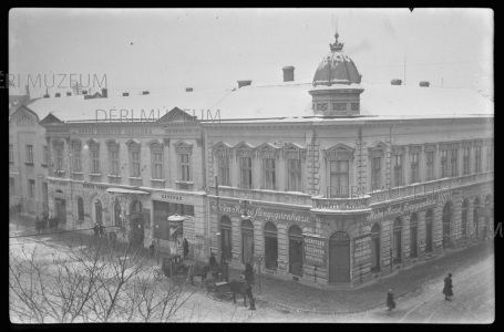 Az Angol Királynő szálloda és étterem a Kossuth utcán 1941 Benkő László