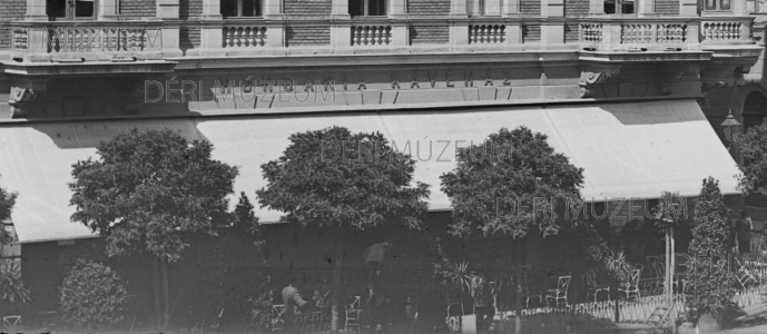 A Hungária kávéház utcai terasszal, a Piac utcán 1902. augusztus 3. Haranghy György felvétele