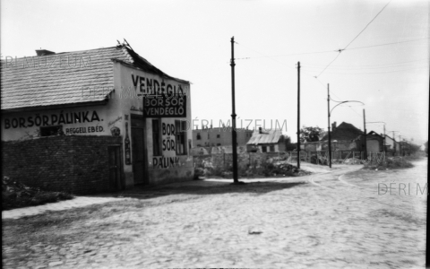 Vendéglő a Késes utca elején 1947 Benkő László felvétele