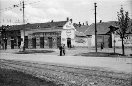 Népvendéglő a Petőfi téren 1949. máj. 15. Sőregi János Debrecen