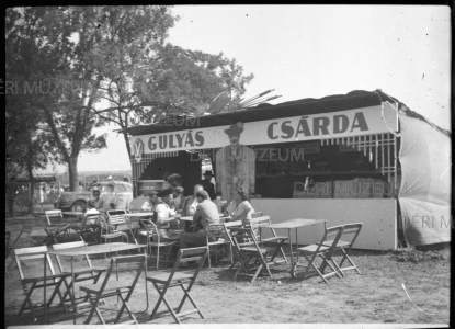 Gulyás csárda a Hidivásáron 1966 Béres András felvétele