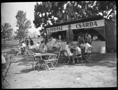 Juhász csárda a Hidivásáron 1966 Béres András felvétele