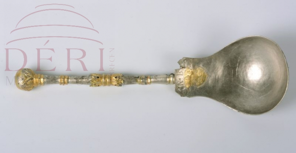 17. századi aranyozott ezüstkanál hossza 178 mm, súlya 61 gr