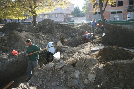 A városi feltárás „szépségei”. Hajdúböszörmény–Bocskai-tér (2012)