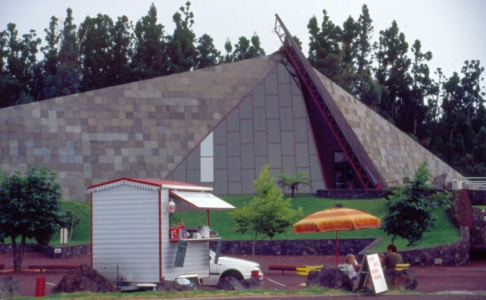 A vulkánmúzeum épülete Bourg-Muratban Fotó: Mező Szilveszter, 2003