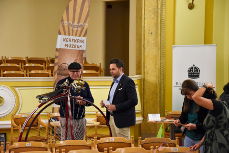 Sámándob és velocipéd