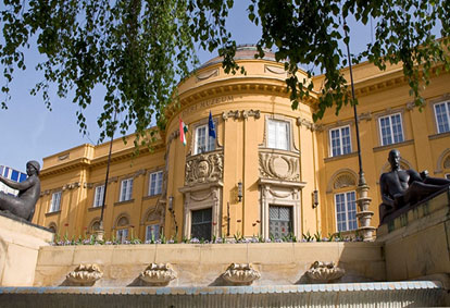 Déri Múzeum kapcsolat